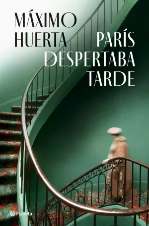 PARÍS DESPERTABA TARDE